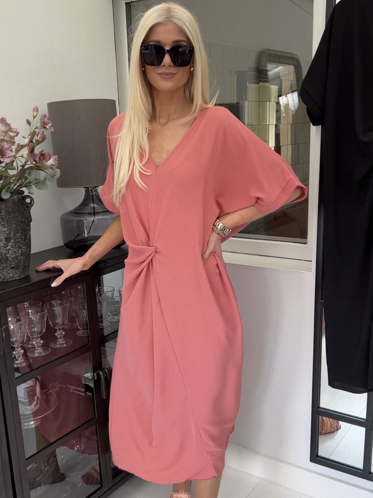 Zora - Klänning med knut framsida